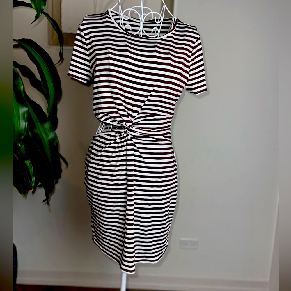 Woman Mini Dress Black and White stripes size Large SHEIN